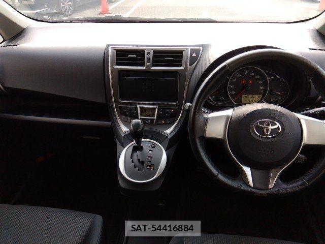 Toyota RACTIS 2011-11 7457097-11