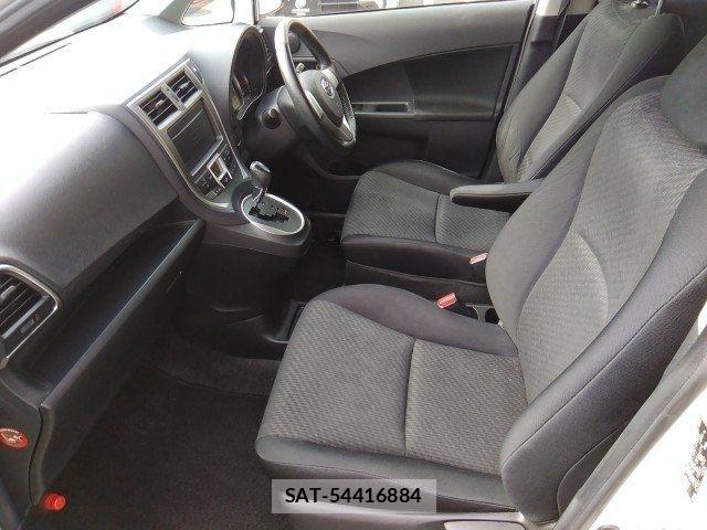 Toyota RACTIS 2011-11 7457097-13