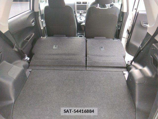 Toyota RACTIS 2011-11 7457097-17