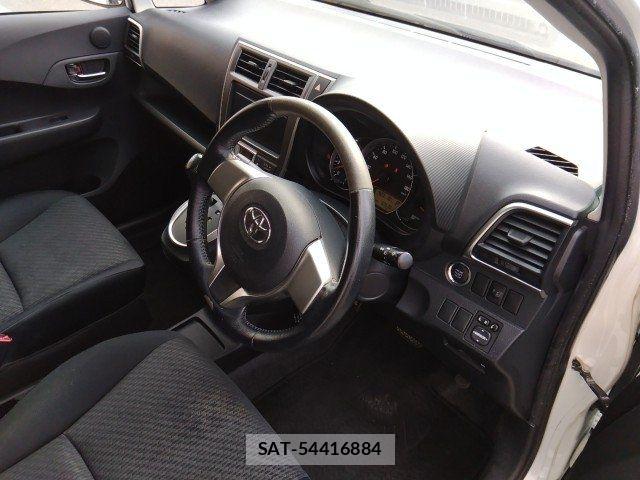 Toyota RACTIS 2011-11 7457097-1