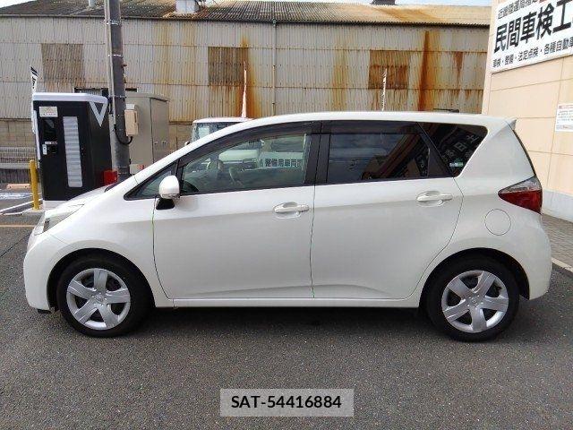 Toyota RACTIS 2011-11 7457097-5