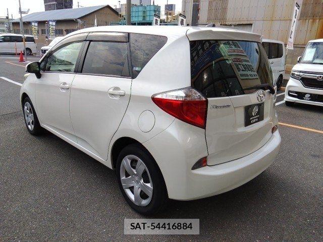 Toyota RACTIS 2011-11 7457097-6