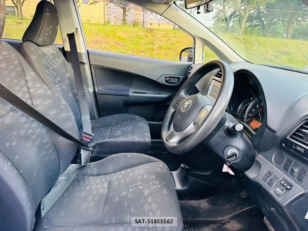 Toyota RACTIS 2011-03 7367374-11