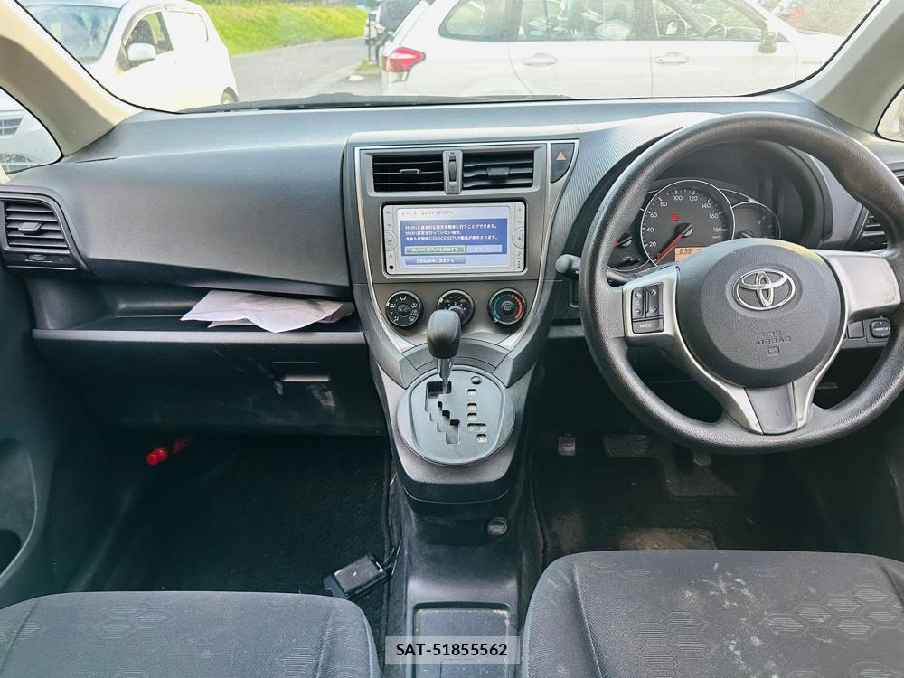 Toyota RACTIS 2011-03 7367374-12