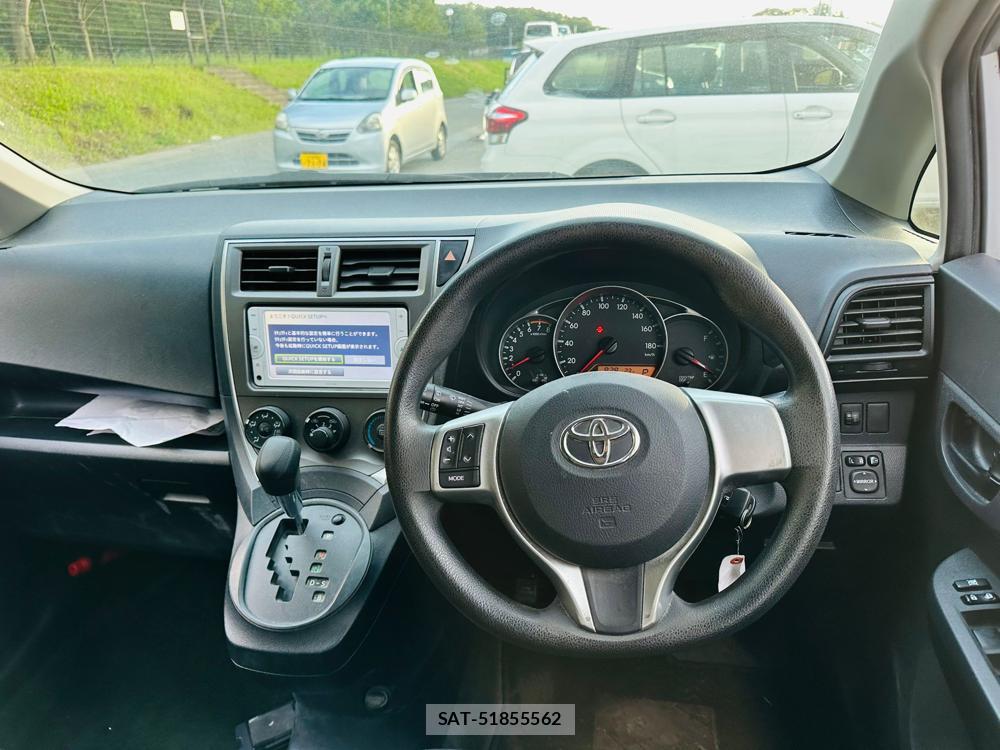 Toyota RACTIS 2011-03 7367374-13