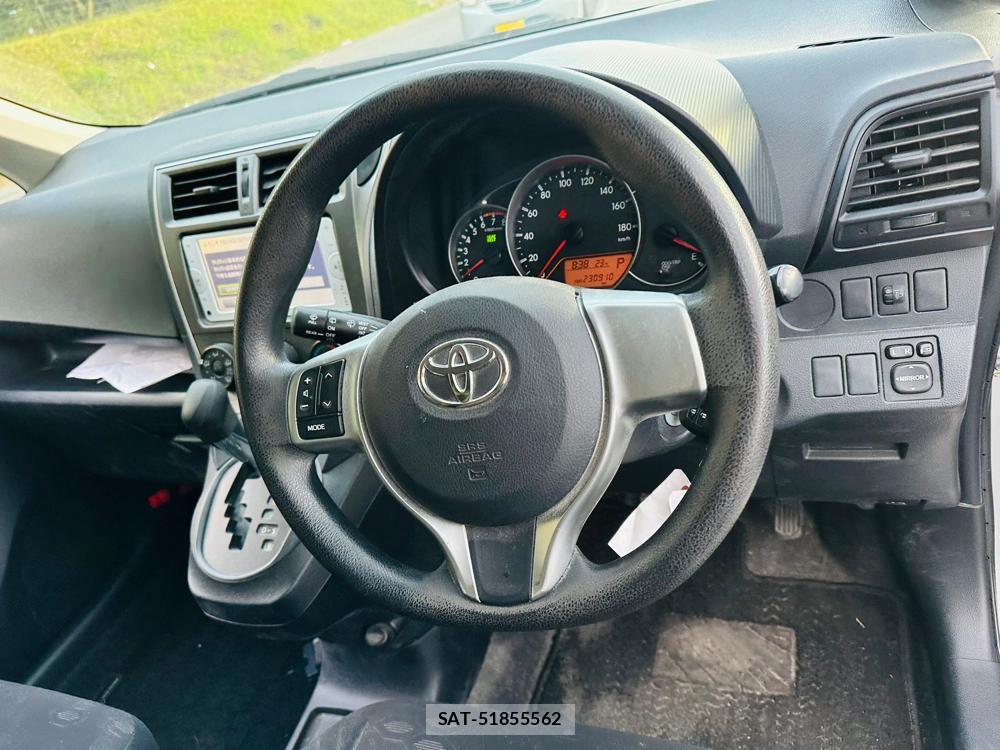 Toyota RACTIS 2011-03 7367374-14