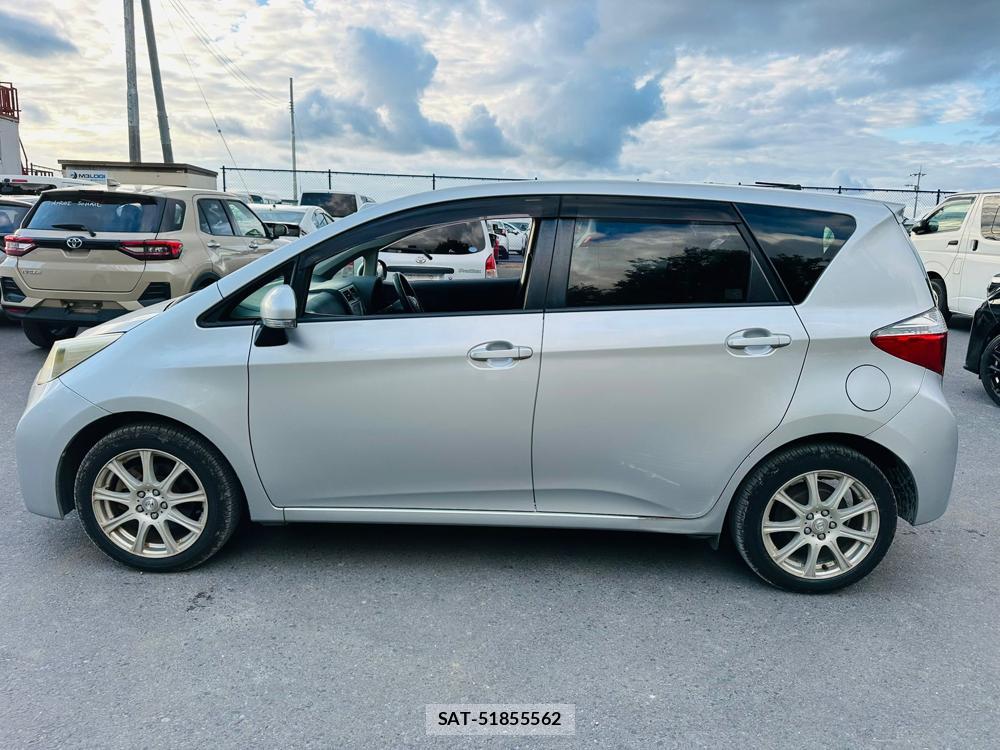 Toyota RACTIS 2011-03 7367374-1