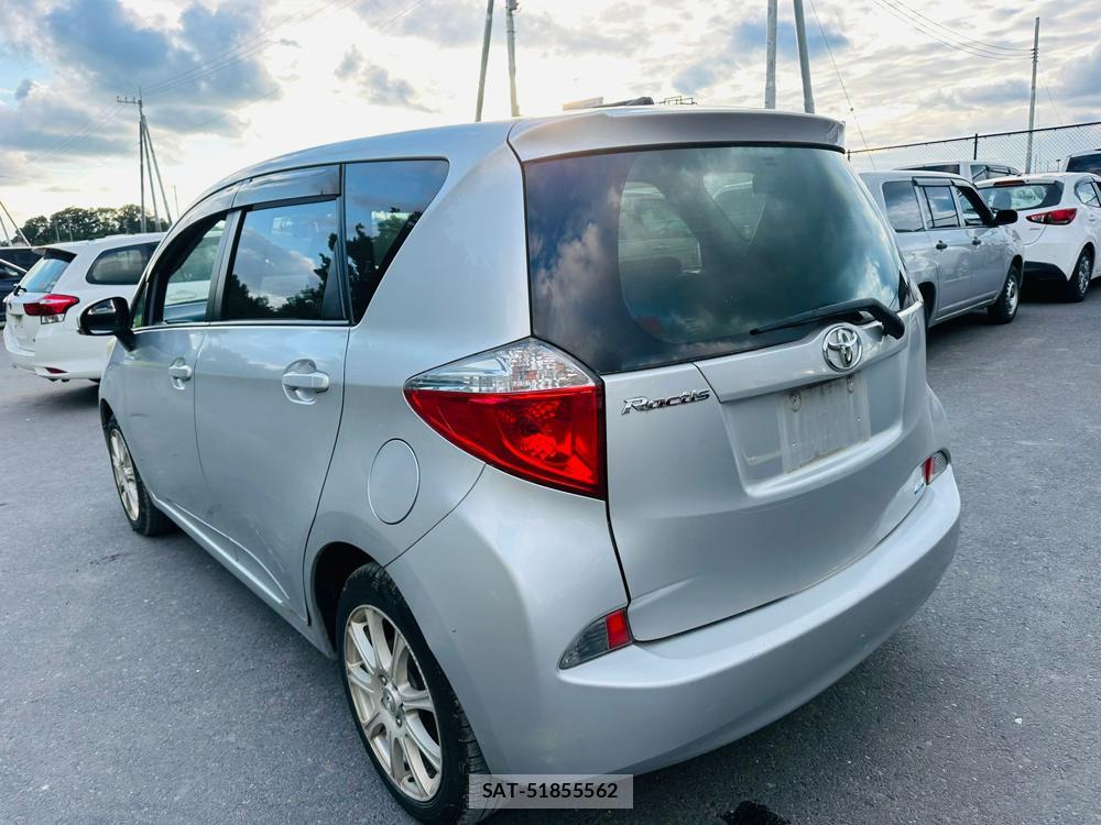 Toyota RACTIS 2011-03 7367374-2