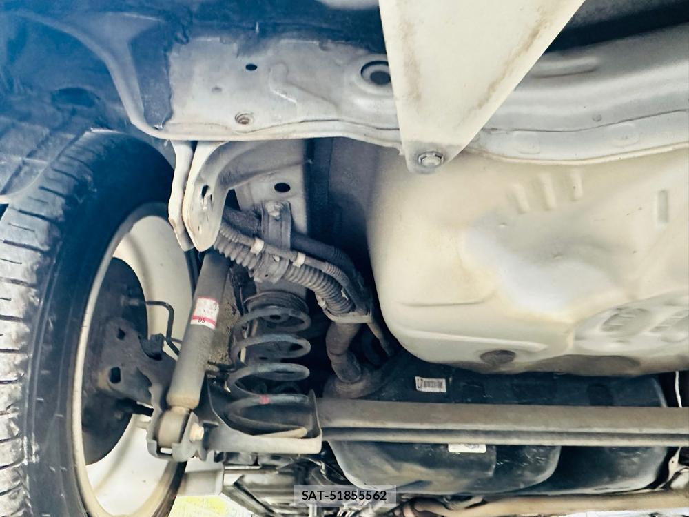 Toyota RACTIS 2011-03 7367374-33