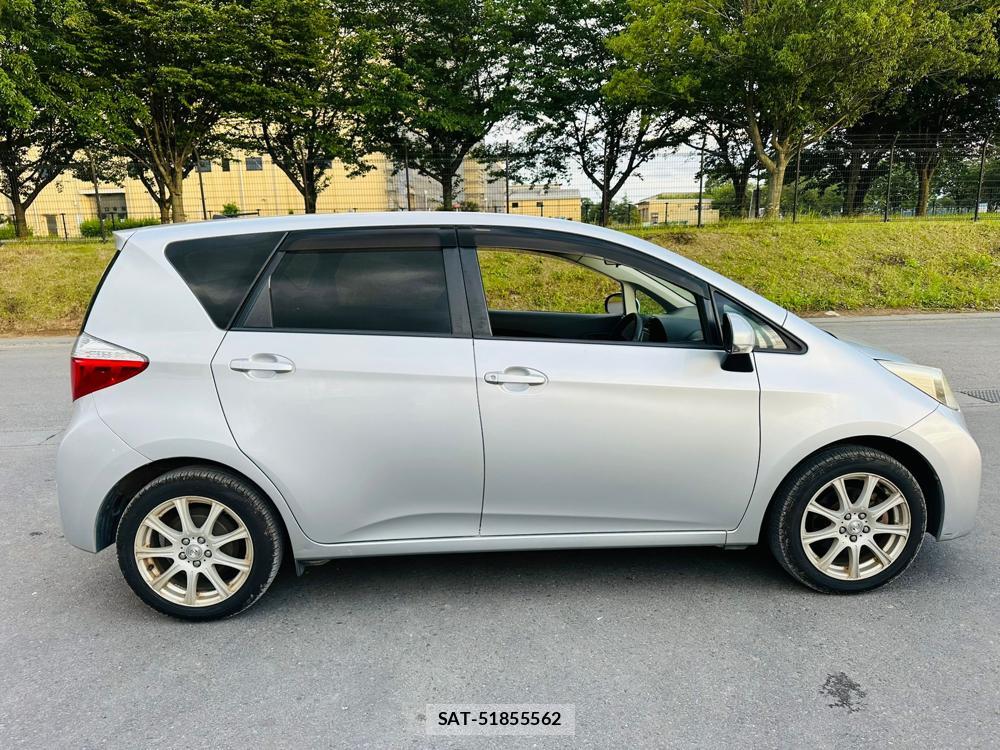Toyota RACTIS 2011-03 7367374-5