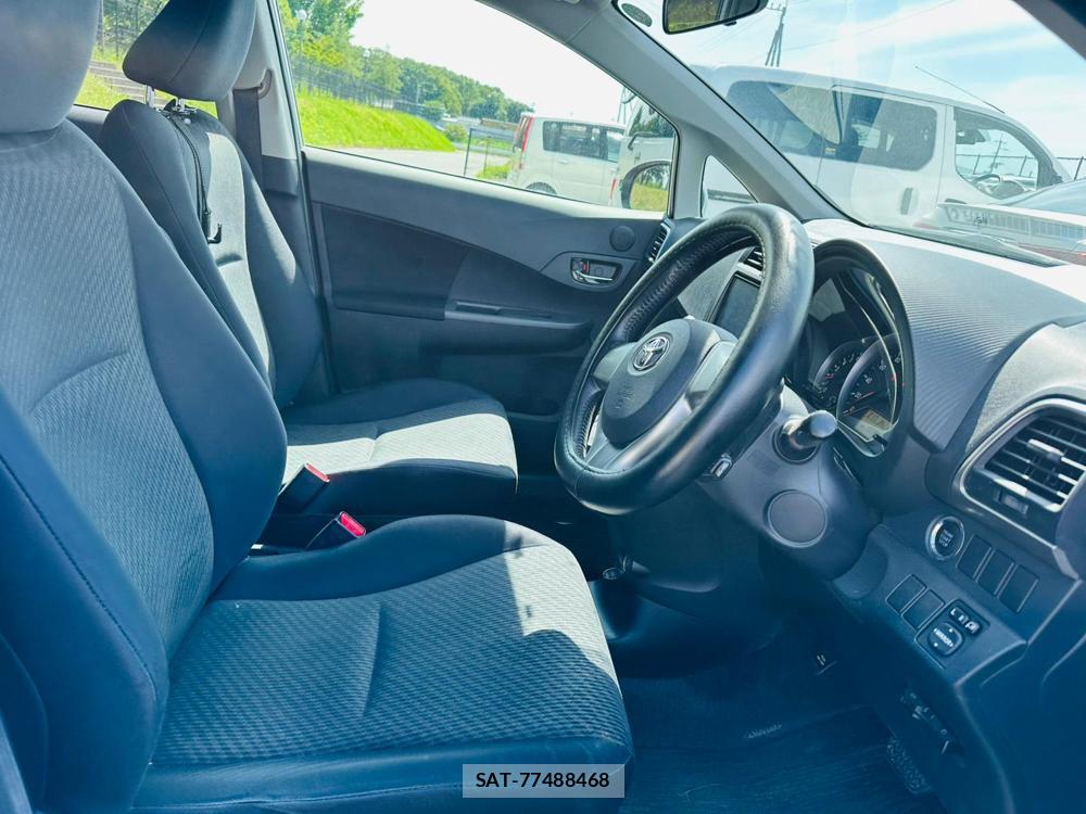 Toyota RACTIS 2011-06 7400693-11