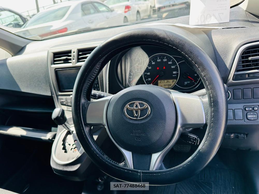 Toyota RACTIS 2011-06 7400693-14