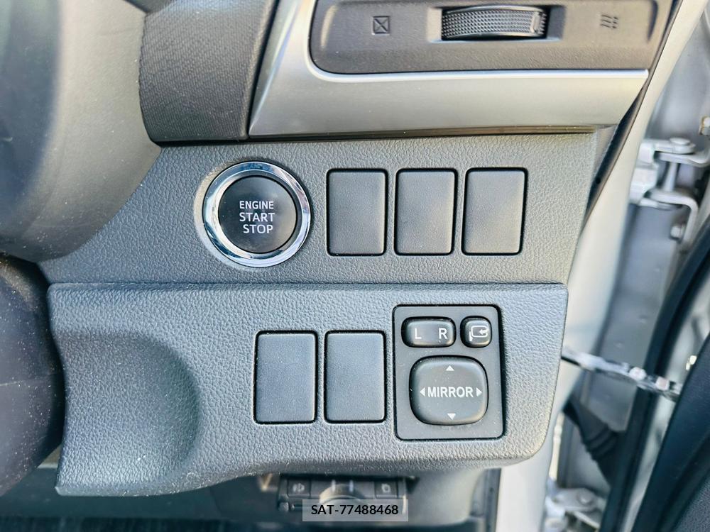 Toyota RACTIS 2011-06 7400693-16