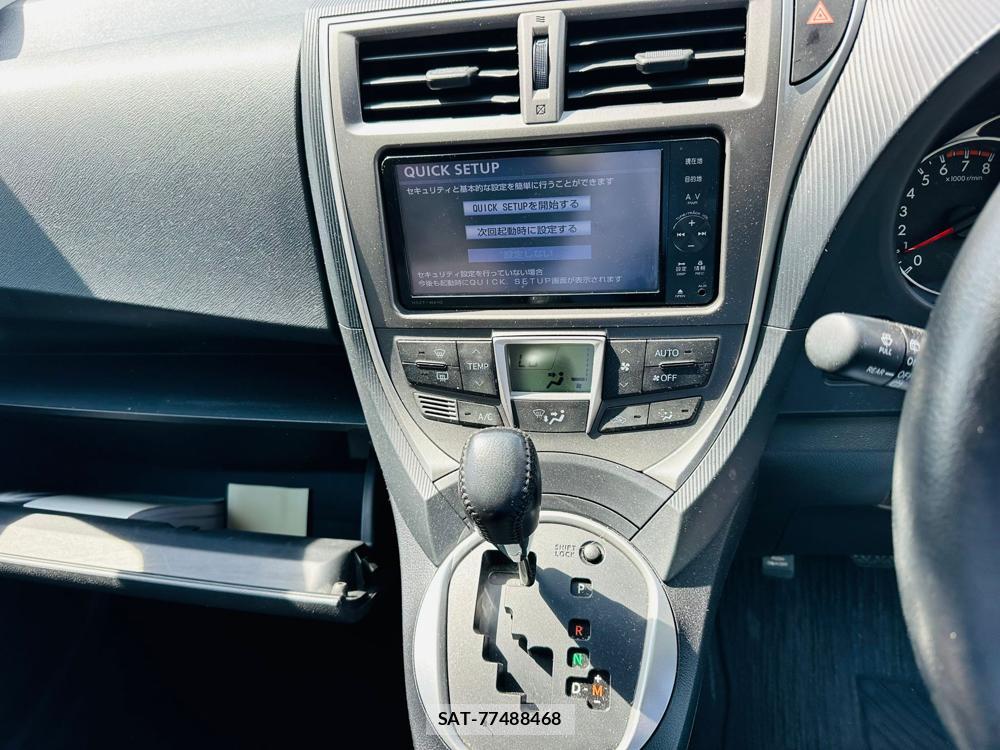 Toyota RACTIS 2011-06 7400693-19