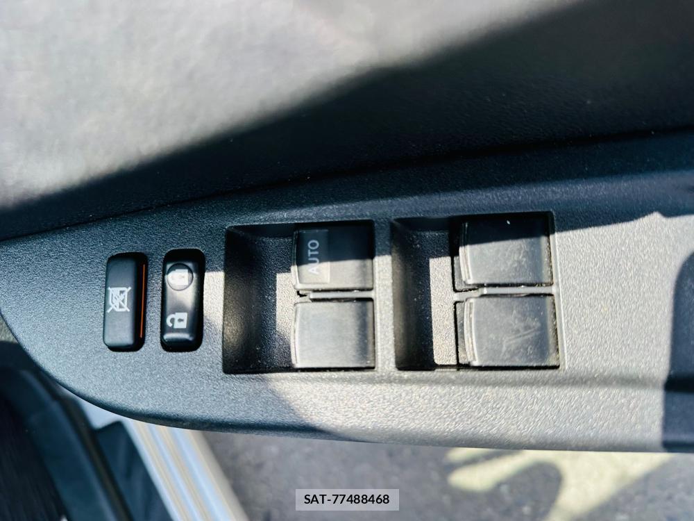 Toyota RACTIS 2011-06 7400693-21