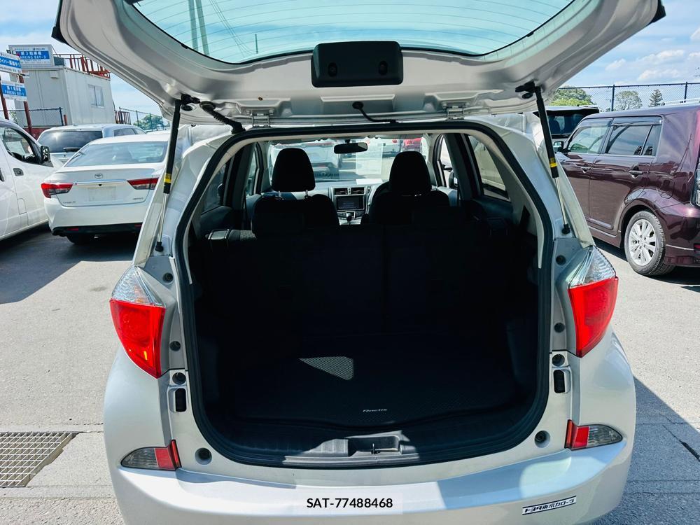 Toyota RACTIS 2011-06 7400693-25