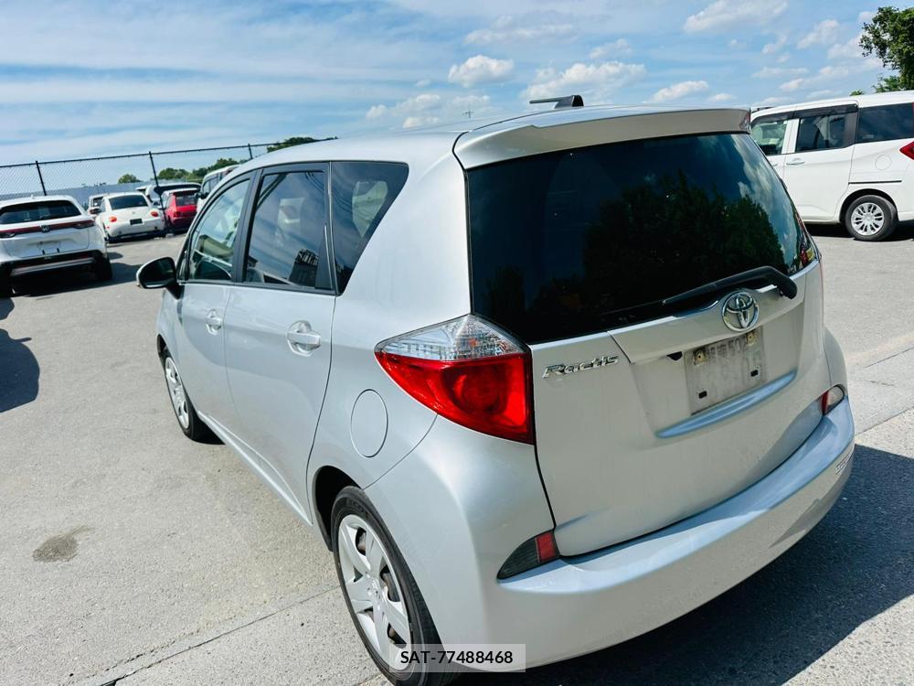 Toyota RACTIS 2011-06 7400693-2
