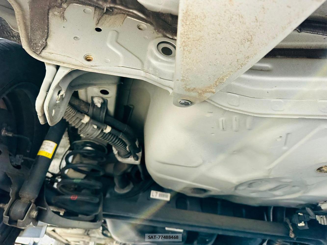 Toyota RACTIS 2011-06 7400693-35