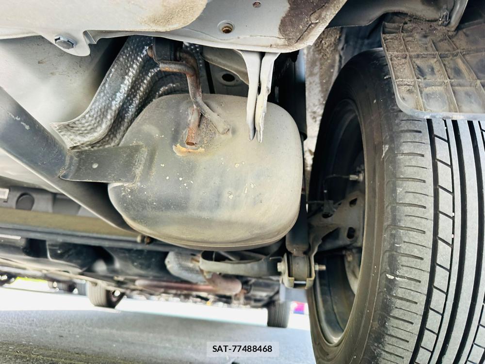 Toyota RACTIS 2011-06 7400693-36