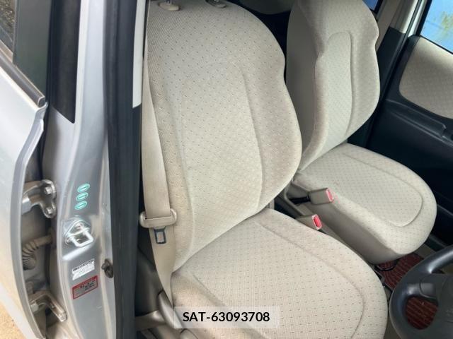 Toyota RACTIS 2005-11 7502429-11