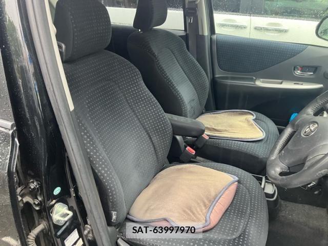 Toyota RACTIS 2009-08 7619418-12