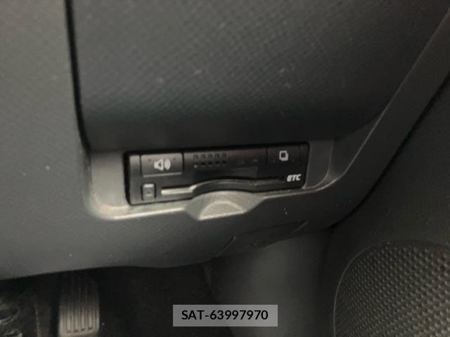 Toyota RACTIS 2009-08 7619418-14