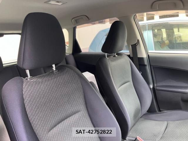 Toyota RACTIS 2011-07 7619419-12