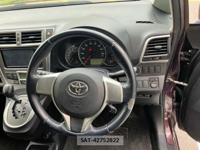 Toyota RACTIS 2011-07 7619419-15
