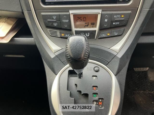 Toyota RACTIS 2011-07 7619419-24