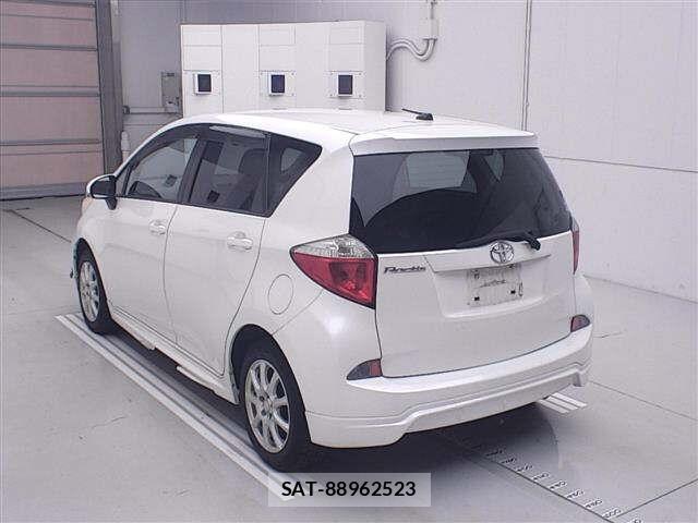 Toyota RACTIS 2011-03 7630889-1