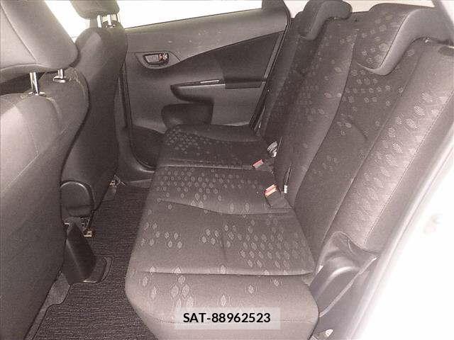 Toyota RACTIS 2011-03 7630889-2