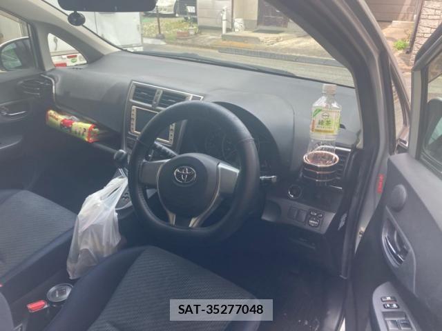 Toyota RACTIS 2011-05 7727614-11