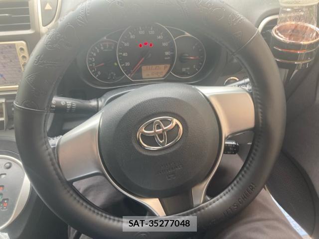Toyota RACTIS 2011-05 7727614-17