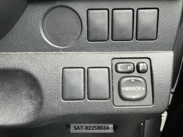 Toyota RACTIS 2011-11 7727616-9