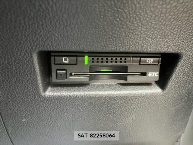Toyota RACTIS 2011-11 7727616-11