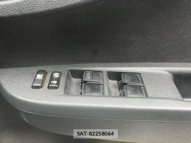 Toyota RACTIS 2011-11 7727616-12