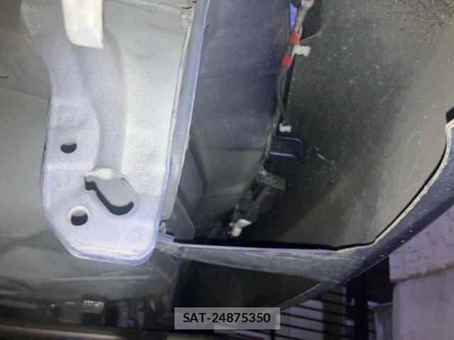 Toyota RACTIS 2016-03 7788522-10