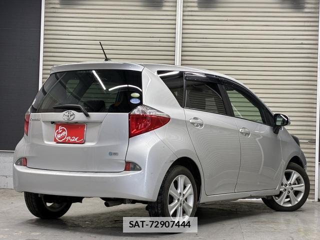 Toyota RACTIS 2012-01 7788519-9