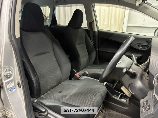 Toyota RACTIS 2012-01 7788519-12