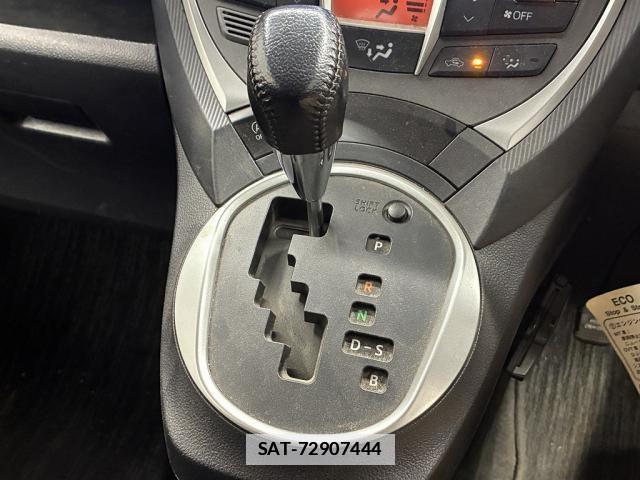 Toyota RACTIS 2012-01 7788519-21
