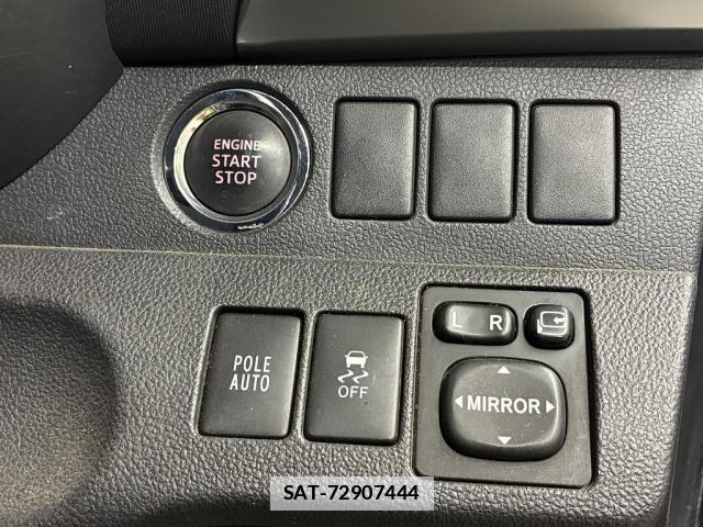 Toyota RACTIS 2012-01 7788519-27