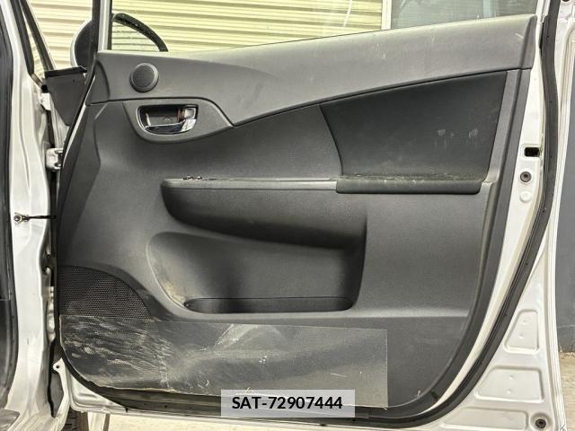 Toyota RACTIS 2012-01 7788519-29