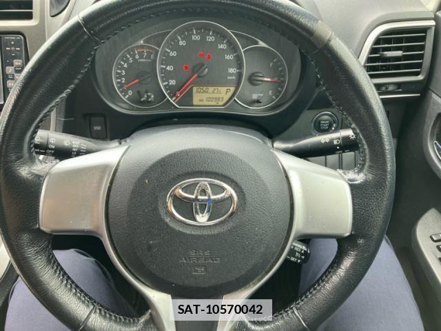 Toyota RACTIS 2011-09 7788520-15