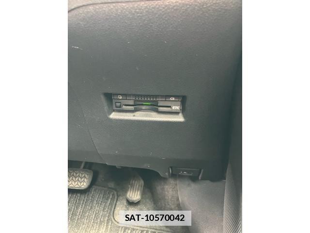 Toyota RACTIS 2011-09 7788520-19
