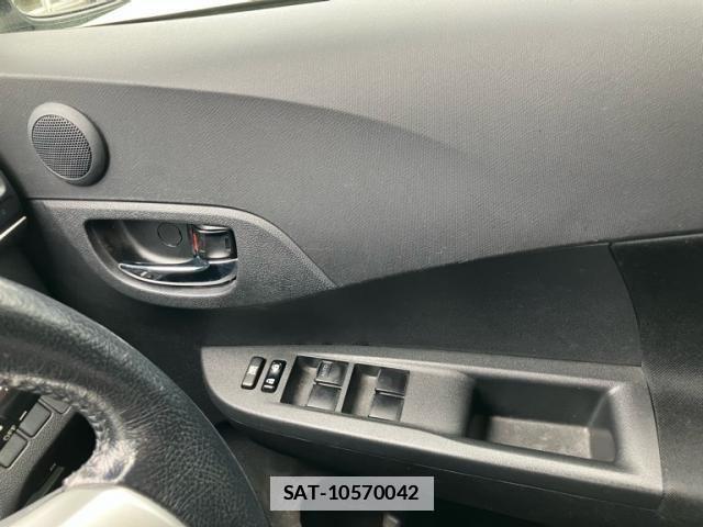 Toyota RACTIS 2011-09 7788520-20