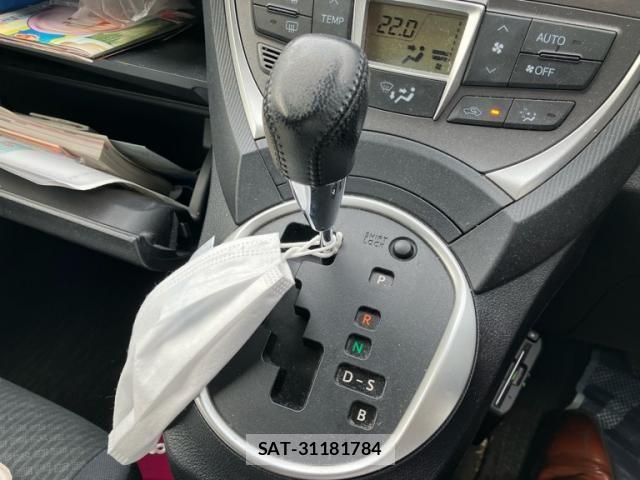 Toyota RACTIS 2012-08 7879032-16