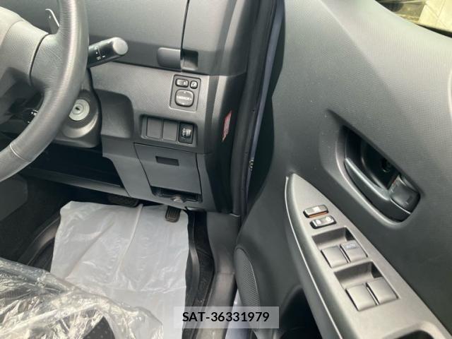 Toyota RACTIS 2008-09 7879033-12