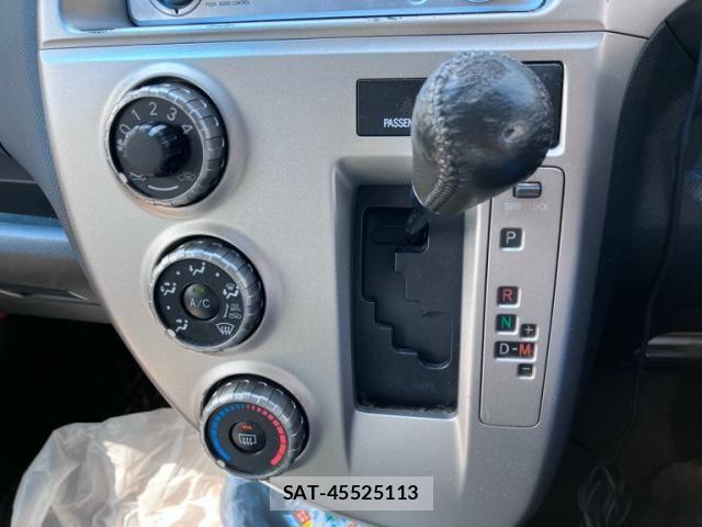 Toyota RACTIS 2009-03 7963408-18