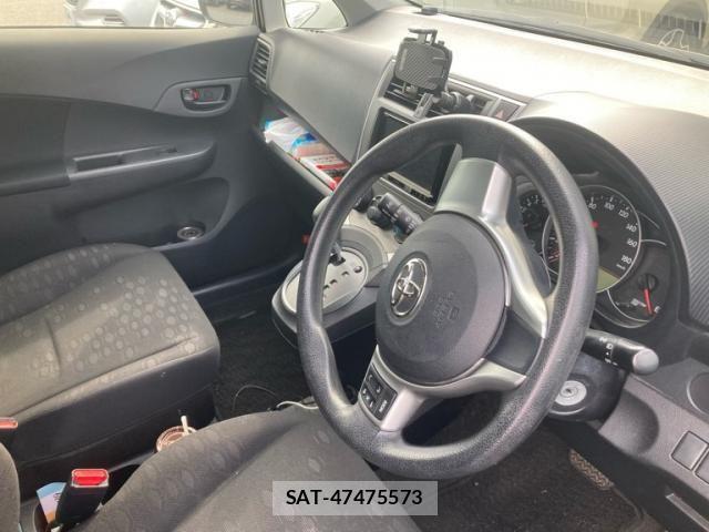 Toyota RACTIS 2012-07 7963407-16