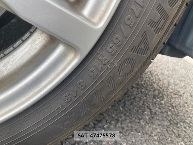 Toyota RACTIS 2012-07 7963407-6
